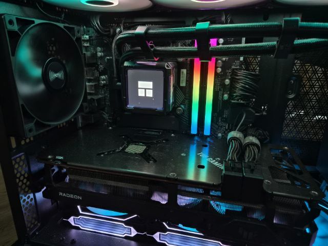 คอมพิวเตอร์ตั้งโต๊ะ,คอมประกอบ รูปที่ 5