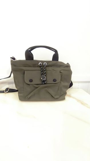 กระเป๋าถือ กระเป๋าสะพายไหล่ ทรงเมสเซนเจอร์ สีเขียวทหาร  ของใหม่