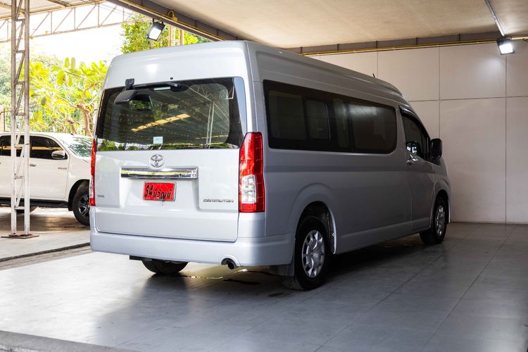 Toyota Commuter 2019 2.8 Van ดีเซล ไม่ติดแก๊ส เกียร์ธรรมดา เงิน รูปที่ 4