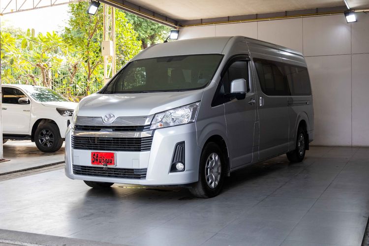 Toyota Commuter 2019 2.8 Van ดีเซล ไม่ติดแก๊ส เกียร์ธรรมดา เงิน รูปที่ 3
