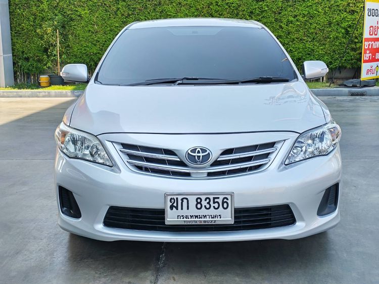 รถ Toyota Altis 1.6 E สี บรอนซ์เงิน