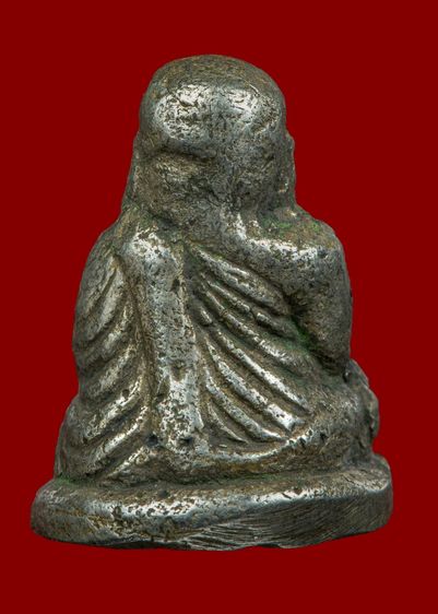 หลวงพ่อเงินพิมพ์ขี้ตาเนื้อแก่เงิน รูปที่ 2