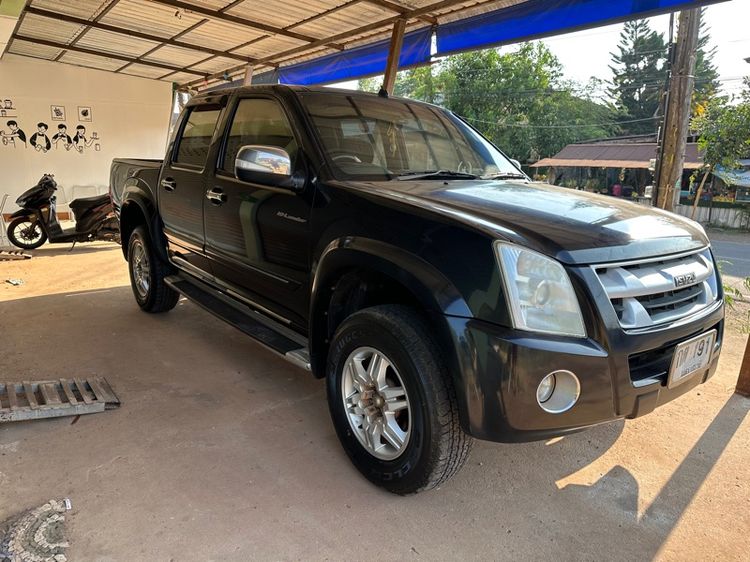 รถ Isuzu D-MAX 2.5 Hi-Lander สี ดำ