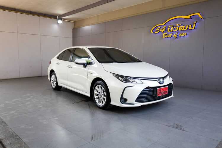 รถ Toyota Altis 1.8 Hybrid Entry สี ขาว