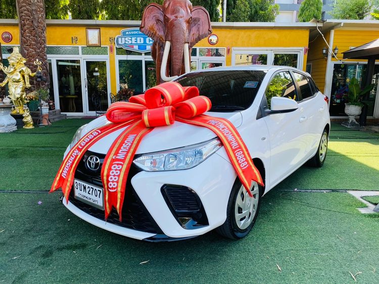 รถ Toyota Yaris 1.2 Entry สี ขาว