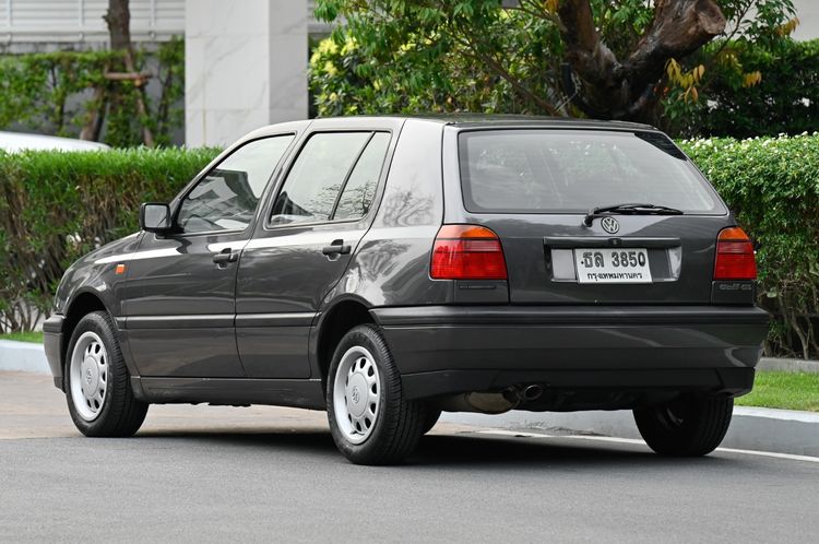 Volkswagen Golf 1994 1.8 GL Sedan เบนซิน ไม่ติดแก๊ส เกียร์อัตโนมัติ เทา รูปที่ 3