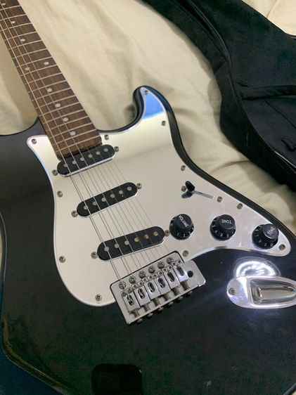 กีต้าร์ไฟฟ้า ทรง strat ( มือสอง ตำหนิเล็กน้อย ) รูปที่ 3