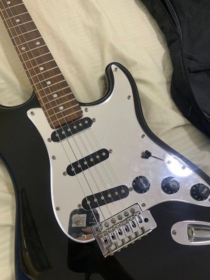 กีต้าร์ไฟฟ้า ทรง strat ( มือสอง ตำหนิเล็กน้อย ) รูปที่ 2