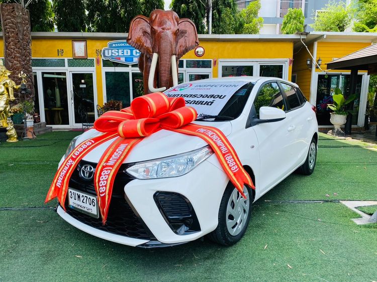 รถ Toyota Yaris 1.2 Entry สี ขาว