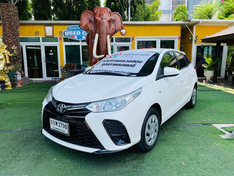 Toyota Yaris 2022 1.2 Entry Sedan เบนซิน LPG เกียร์อัตโนมัติ ขาว รูปที่ 3