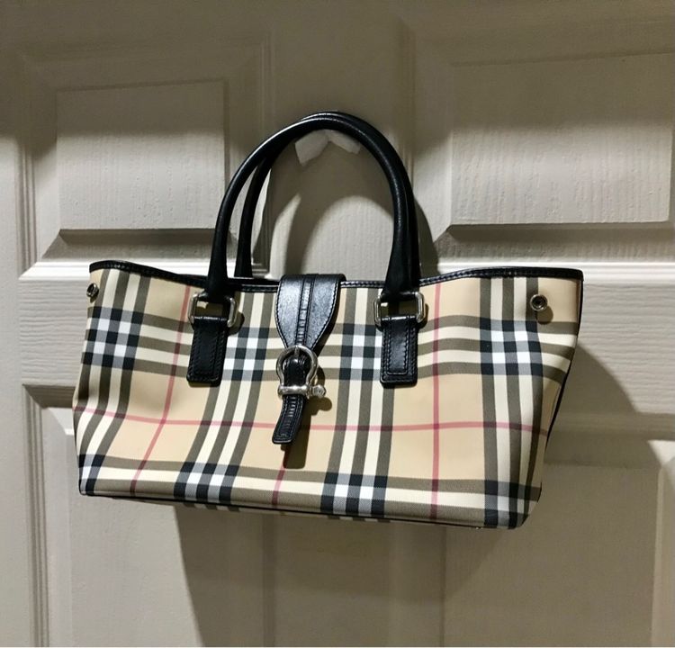 ต่อรองได้ Burberry ของแท้ มือสอง สภาพดีมาก รูปที่ 2