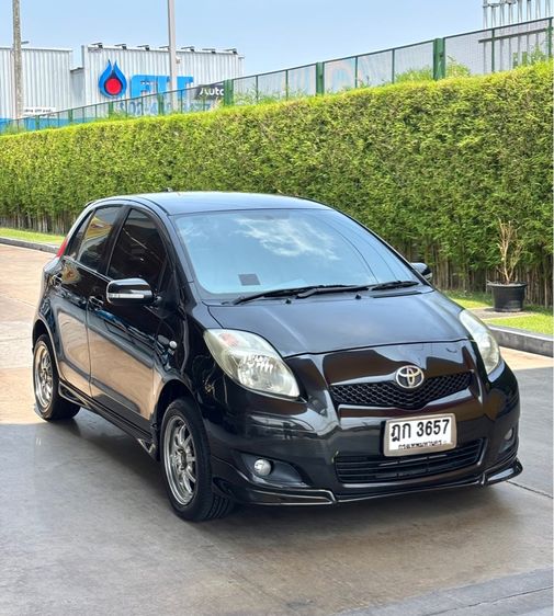 รถ Toyota Yaris 1.5 J สี ดำ