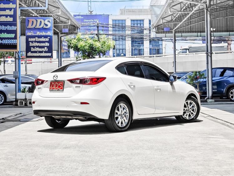 Mazda Mazda3 2018 2.0 C Sedan เบนซิน เกียร์อัตโนมัติ ขาว รูปที่ 2