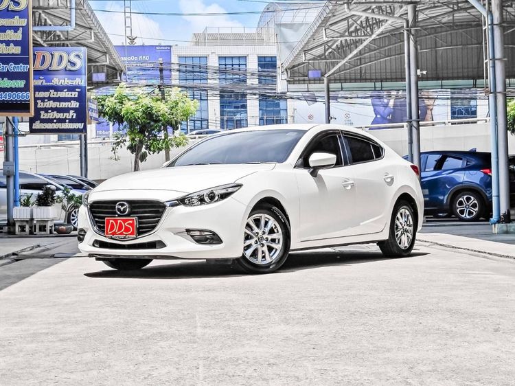 รถ Mazda Mazda3 2.0 C สี ขาว