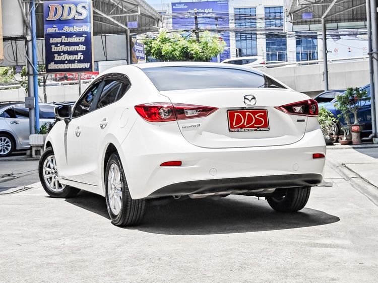 Mazda Mazda3 2018 2.0 C Sedan เบนซิน เกียร์อัตโนมัติ ขาว รูปที่ 3