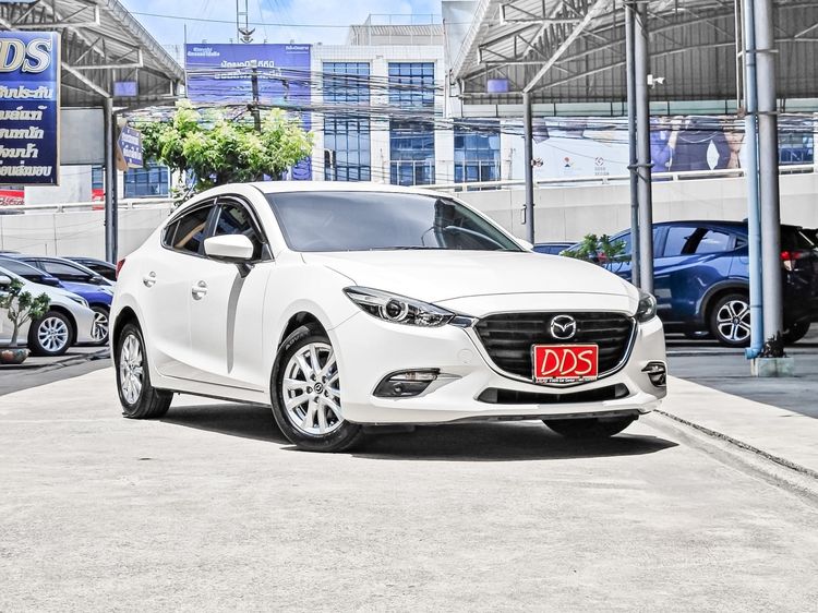 Mazda Mazda3 2018 2.0 C Sedan เบนซิน เกียร์อัตโนมัติ ขาว รูปที่ 4