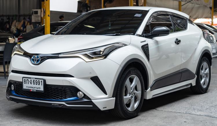 Toyota C-HR 2019 1.8 HV Mid Utility-car ไฮบริด ไม่ติดแก๊ส เกียร์อัตโนมัติ ขาว รูปที่ 2