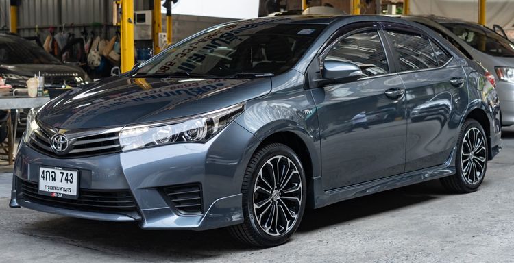 Toyota Altis 2015 1.8 Esport Sedan เบนซิน ไม่ติดแก๊ส เกียร์อัตโนมัติ เทา รูปที่ 2