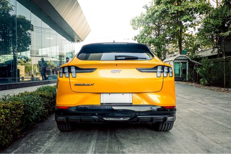 Ford Mustang 2023 Mach-E Utility-car ไฟฟ้า ไม่ติดแก๊ส เกียร์อัตโนมัติ เหลือง รูปที่ 3