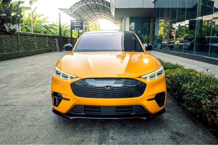 Ford Mustang 2023 Mach-E Utility-car ไฟฟ้า ไม่ติดแก๊ส เกียร์อัตโนมัติ เหลือง รูปที่ 2