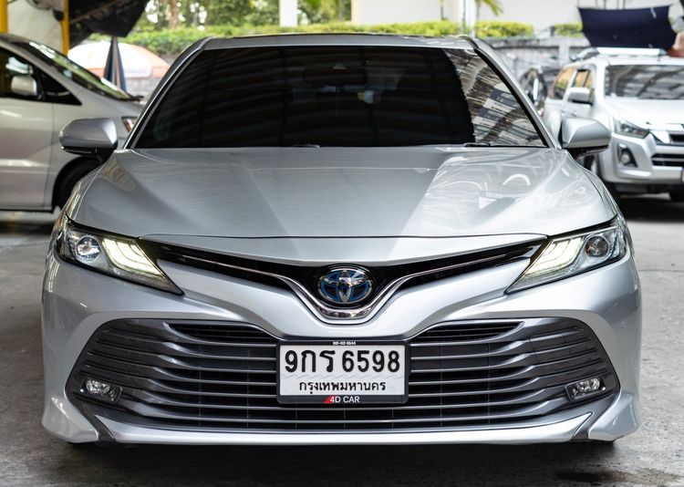 รถ Toyota Camry 2.5 HV Premium สี เทา