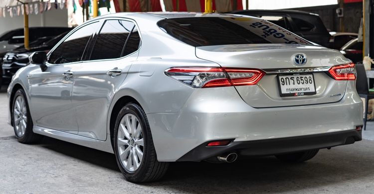 Toyota Camry 2020 2.5 HV Premium Sedan ไฮบริด ไม่ติดแก๊ส เกียร์อัตโนมัติ เทา รูปที่ 3