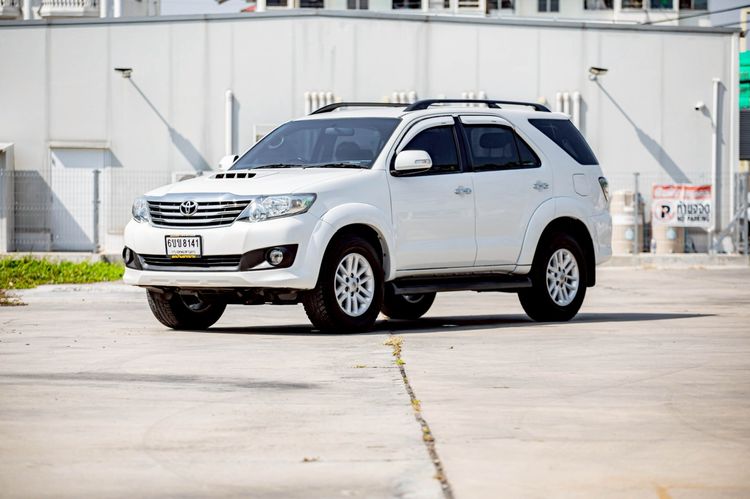 Toyota Fortuner 2013 3.0 V Utility-car ดีเซล เกียร์อัตโนมัติ ขาว รูปที่ 3