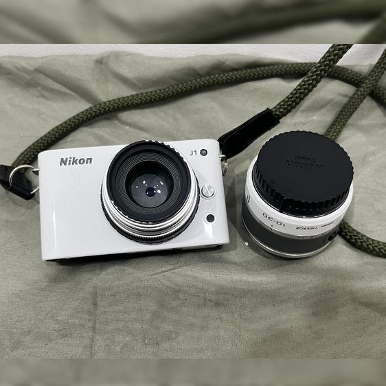 กล้องมิลเลอร์เลส ไม่กันน้ำ 📸 Nikon 1 J1 มีตำหนิ + 2 เลนส์ (10-30mm + เลนส์มือหมุน Fujian 35mm f 1.7) มือสอง
