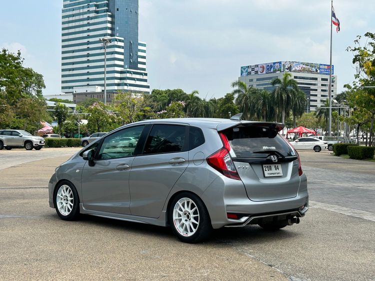 Honda Jazz 2021 1.5 S Sedan เบนซิน ไม่ติดแก๊ส เกียร์ธรรมดา เงิน รูปที่ 4