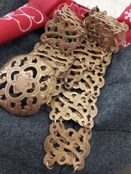 📌เข็มขัดทองเหลืองแท้งานเก่า มีตอกทุกข้อ ยาว 37 นิ้ว ตำหนิขอเกี่ยวหลุดเชื่อม 1 จุด ตามภาพ  รูปที่ 2