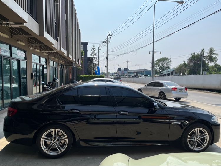 BMW Series 5 2015 525d Sedan ดีเซล ไม่ติดแก๊ส เกียร์อัตโนมัติ ดำ รูปที่ 3