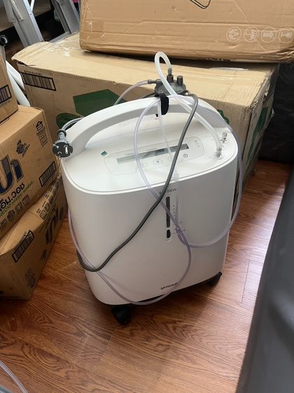 ชุดเครื่องผลิตออกซิเจน Yuwell รุ่น 9F-5BW + ถังอลูมิเนียมพกพา ของแถมครบชุด สภาพ 99 (อายุ 2 เดือน) 14,000 บาท รูปที่ 3