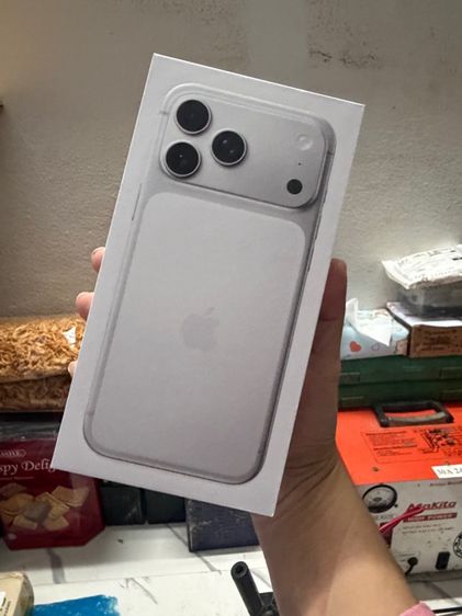 iPhone 17 pro max  256 gb silver ใหม่ ไม่แกะ ไม่แอค  