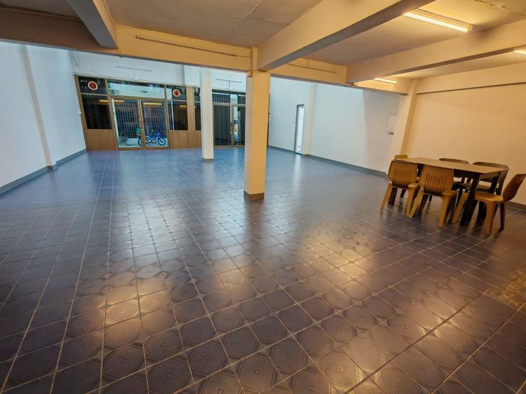 หลังมุม ปรับปรุงใหม่ ใกล้ต้นซอย เช่าตึกแถว ซอย เจริญนคร 53 มีที่จอดรถ เงียบสงบ ซอยตัน เหมาะอยู่อาศัย โฮมออฟฟิศ รูปที่ 3