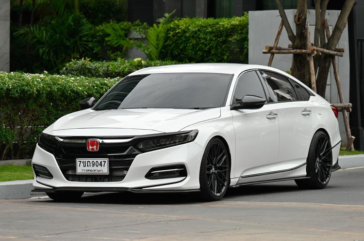 รถ Honda Accord 1.5 Turbo EL สี ขาว