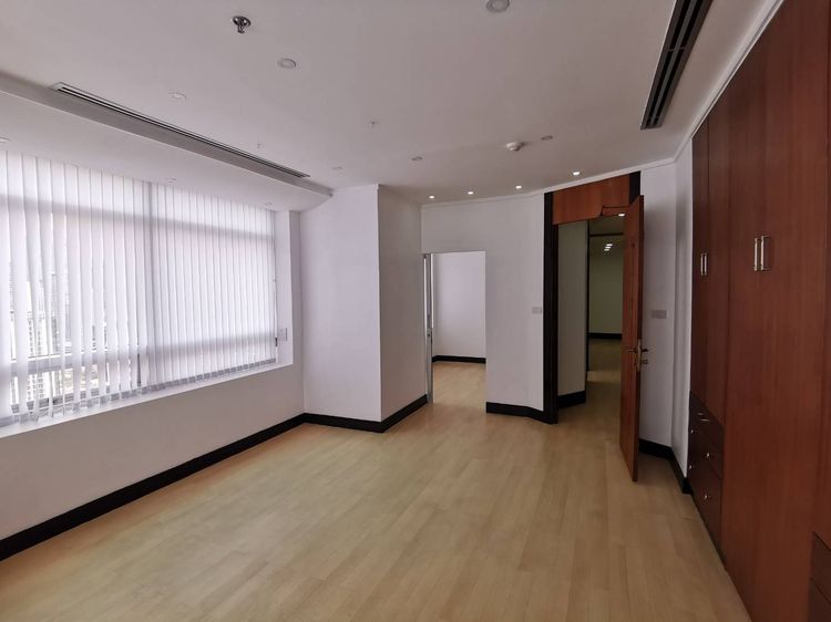 เช่าออฟฟิศ จิวเวลรี่เทรดเซ็นเตอร์ JTC Jewelry trade center สีลม BTS สุรศักดิ์ วิวแม่น้ำ วิวเมือง ห้องมุม BTS ศาลาแดง BTS ช่องนนทรี รูปที่ 4