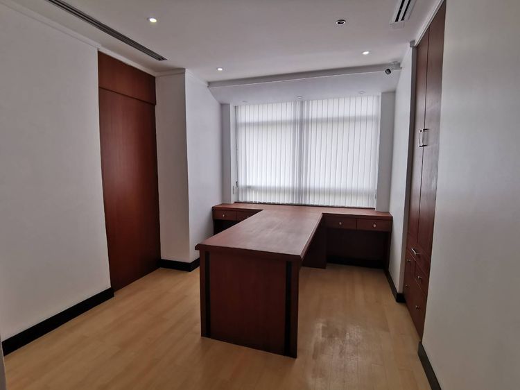 เช่าออฟฟิศ จิวเวลรี่เทรดเซ็นเตอร์ JTC Jewelry trade center สีลม BTS สุรศักดิ์ วิวแม่น้ำ วิวเมือง ห้องมุม BTS ศาลาแดง BTS ช่องนนทรี รูปที่ 3