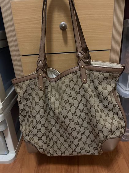 กระเป๋าสะพาย Gucci
