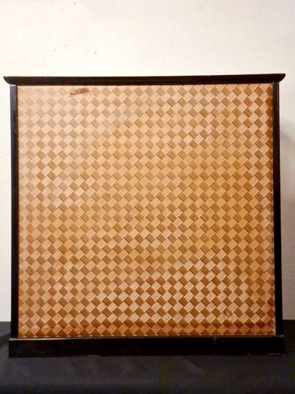 ตู้โชว์งานไม้ดีไซน์คลาสสิก ที่จะช่วยยก ระดับความโดดเด่นและเพิ่มคุณคำให้กับทุกขึ้น งานที่จัดวางอยู่ภายในครับ ตัวตู้รังสรรค์จาก งานไม้คุณภาพดี รูปที่ 5