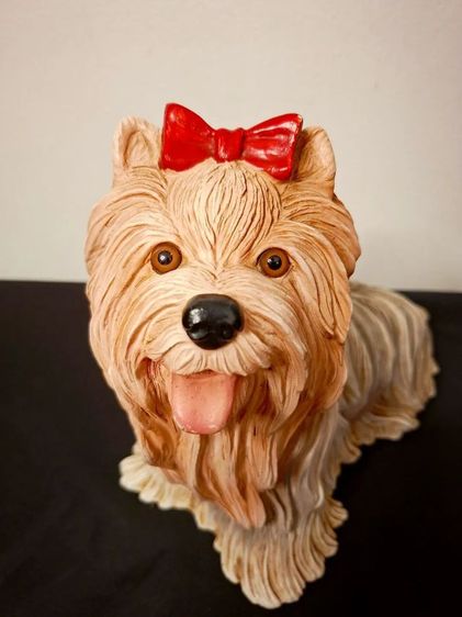 ตุ๊กตาสุนัขยอร์ค เชียร์เทอร์เรีย (Yorkshire Terrier) งานเรซิ่น เกรดพรีเมียมนำเข้าจากประเทศอิตาลี ที่ รังสรรค์รายละเอียดได้อย่างประณีตมากครับ รูปที่ 6