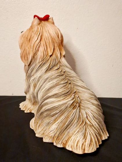 ตุ๊กตาสุนัขยอร์ค เชียร์เทอร์เรีย (Yorkshire Terrier) งานเรซิ่น เกรดพรีเมียมนำเข้าจากประเทศอิตาลี ที่ รังสรรค์รายละเอียดได้อย่างประณีตมากครับ รูปที่ 3