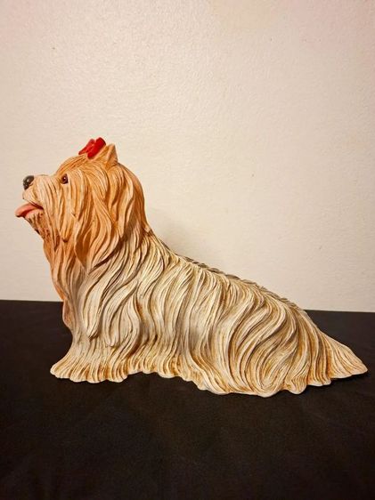 ตุ๊กตาสุนัขยอร์ค เชียร์เทอร์เรีย (Yorkshire Terrier) งานเรซิ่น เกรดพรีเมียมนำเข้าจากประเทศอิตาลี ที่ รังสรรค์รายละเอียดได้อย่างประณีตมากครับ รูปที่ 2