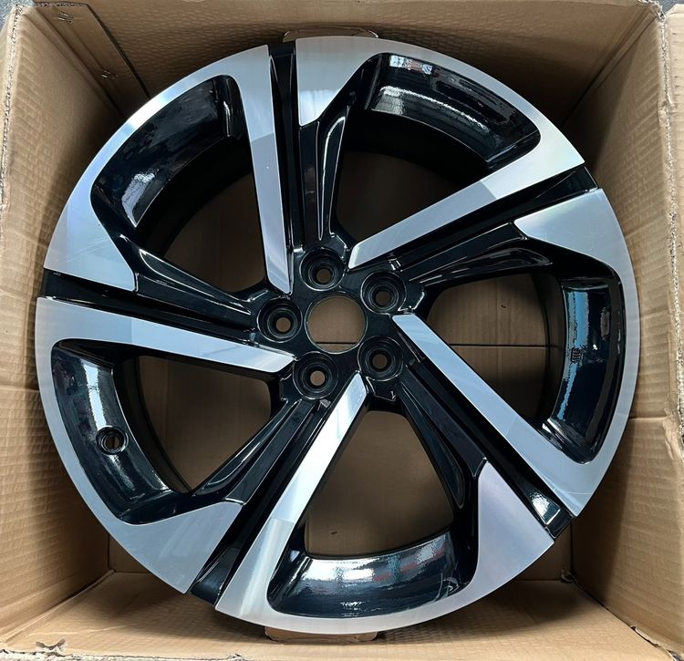 อื่นๆ อะลูมิเนียมอัลลอย 18" ✨ล้ออะไหล่ 5รู100✨Toyota Yaris Cross รุ่นใหม่ ขอบ 18 ดำหน้าเงา