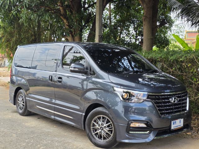 Hyundai H-1  2021 2.5 Elite Van ดีเซล ไม่ติดแก๊ส เกียร์อัตโนมัติ เทา รูปที่ 3