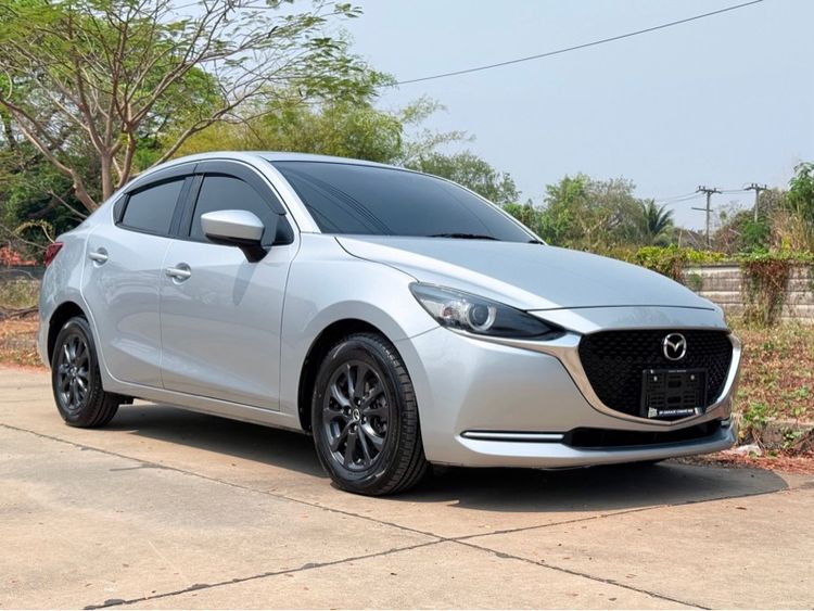 ฟรีดาวน์ MAZDA2 Skyactiv 1.3S วิ่งเพียง 50,000 กม.มือเดียวป้ายแดง สีเทา รถสวย ปี2564(จดทะเบียน2021).