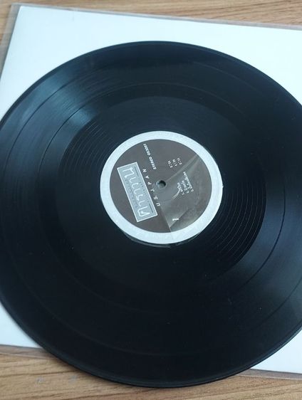 แผ่นเสียง คาราวาน  มงคล อุทก