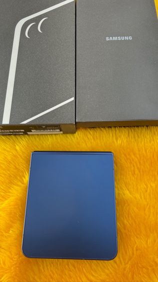 Samsung Z Flip7-12-512GB รูปที่ 10