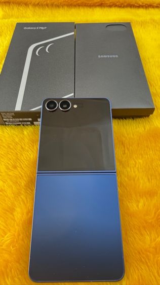 Samsung Z Flip7-12-512GB รูปที่ 4