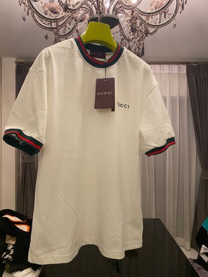 กุชชี่เสื้อยืดแขนสั้น สภาพใหม่เอี่ยม