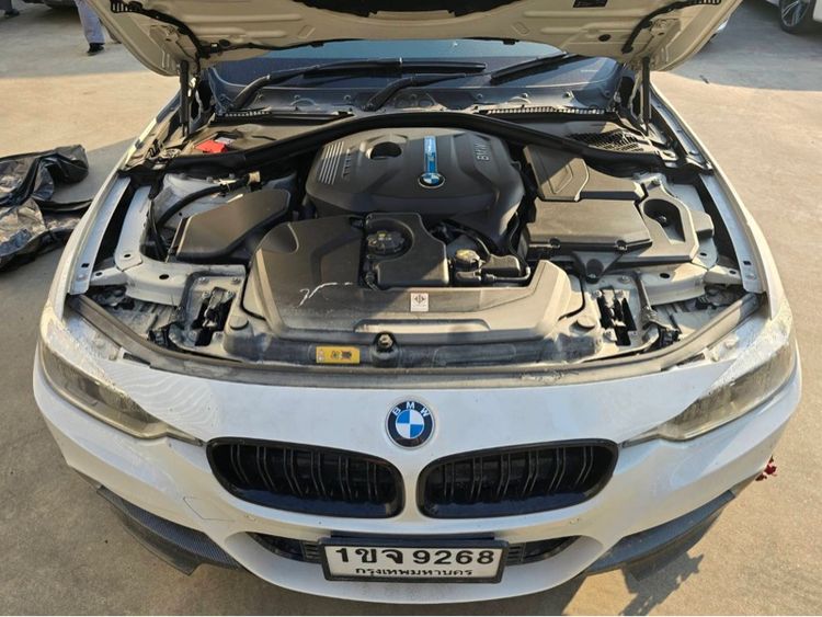 BMW Series 3 2018 330e Sedan เบนซิน ไม่ติดแก๊ส เกียร์อัตโนมัติ ขาว รูปที่ 2